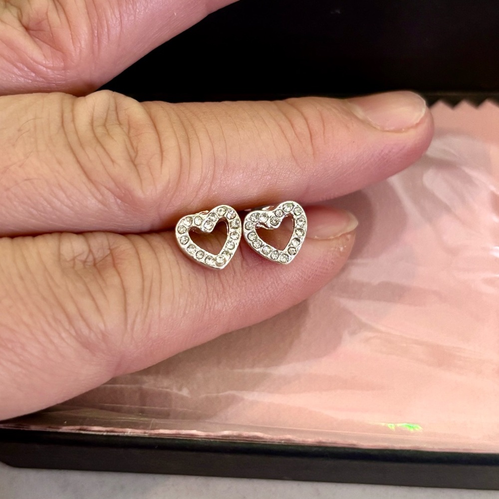 🩷Silver Heart Stud Earrings🩷